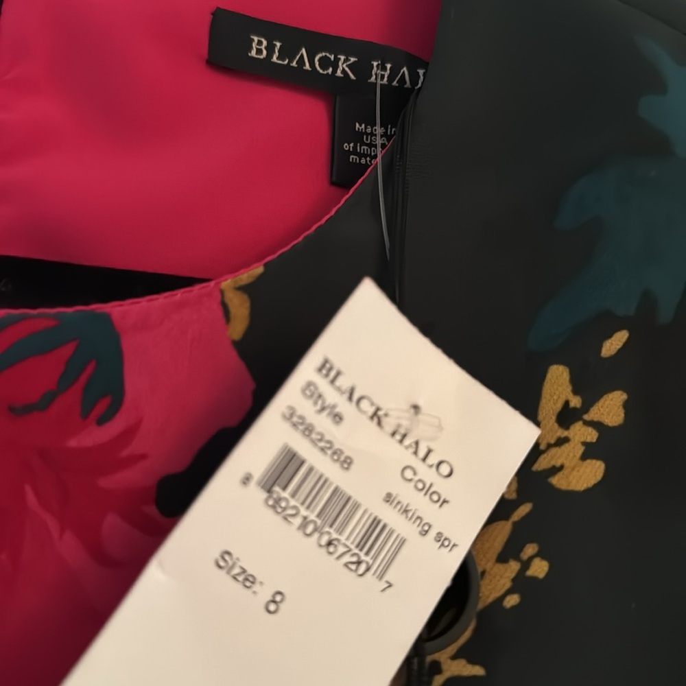 Black Halo dress. Dark green background with fuscia floral pattern. - Picture 4 of 5